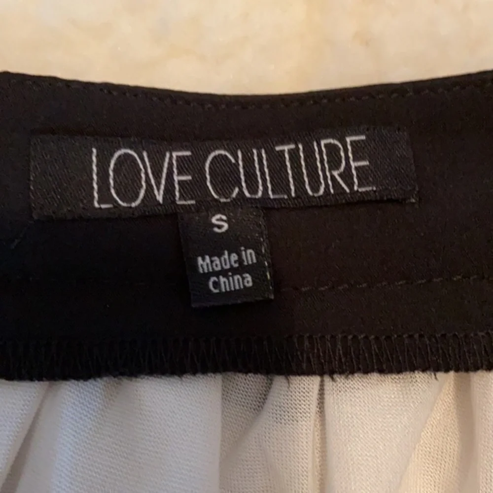 💥LOVE CULTURE BLACK WHITE STRIPE SKIRT SIZE S